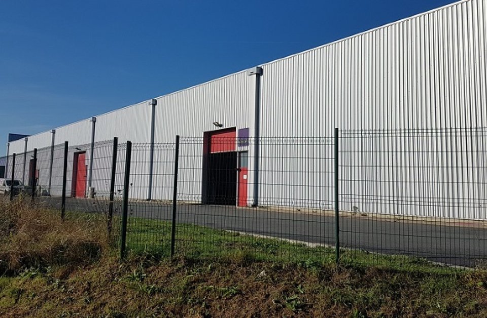 Entrepôt de 1 200 m² à louer à Calais (62)