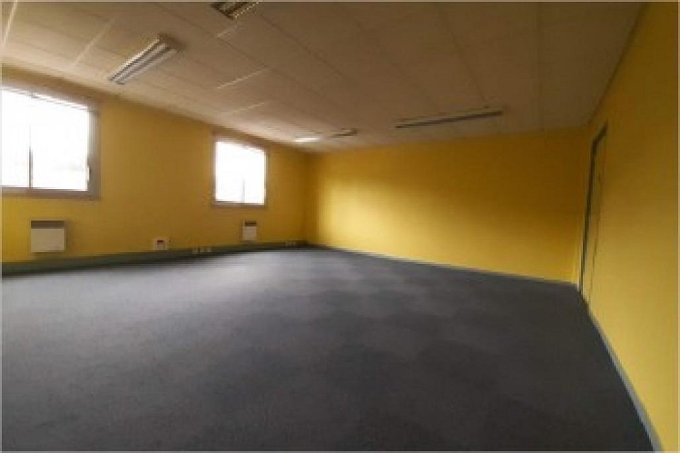 Bureau de 34 m² à vendre - centre-ville de Lillebonne (76)