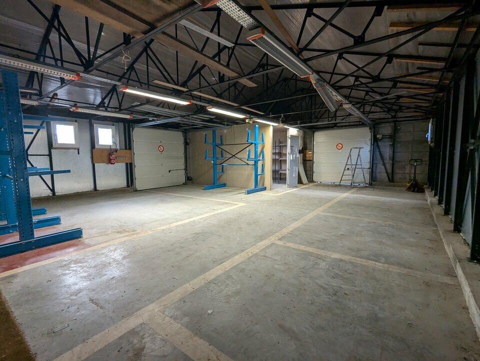 LOCAL D'ACTIVITE A LOUER SUR VAL DE REUIL 