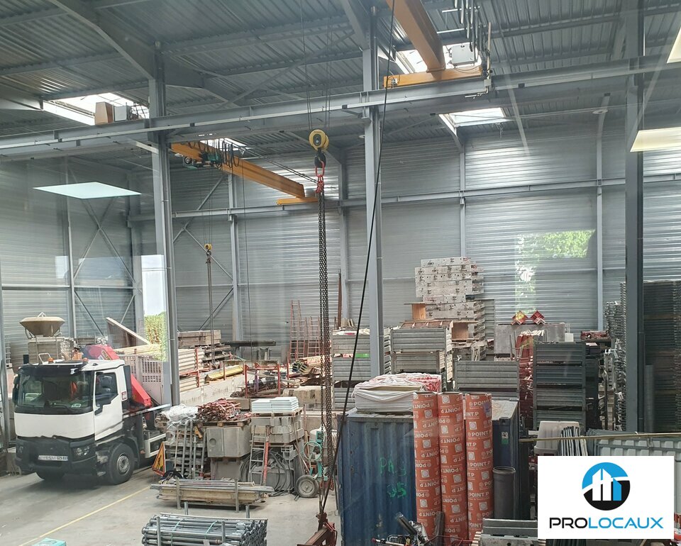 A vendre Locaux d'activité 1575m² Saint-Martin-d'Hères