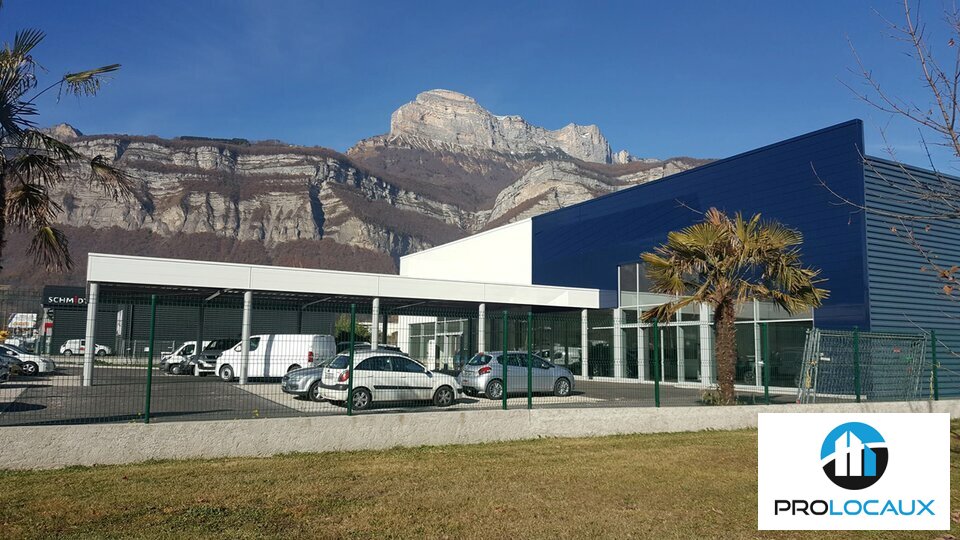 A louer Local commercial  900m² Crolles