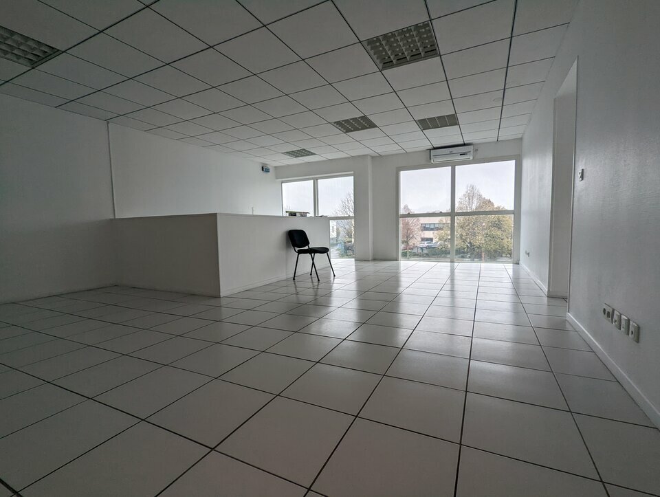 A louer Bureaux 250m² Évreux