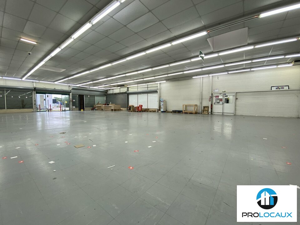 A louer Local commercial  475m² Barentin