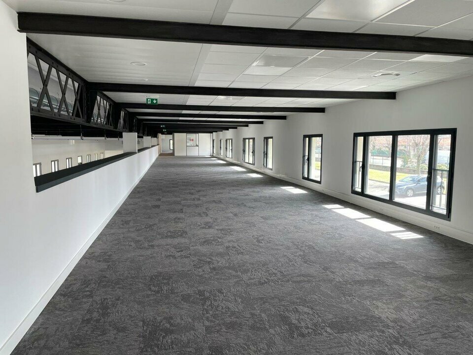 A vendre Locaux d'activité 1824m² Vénissieux