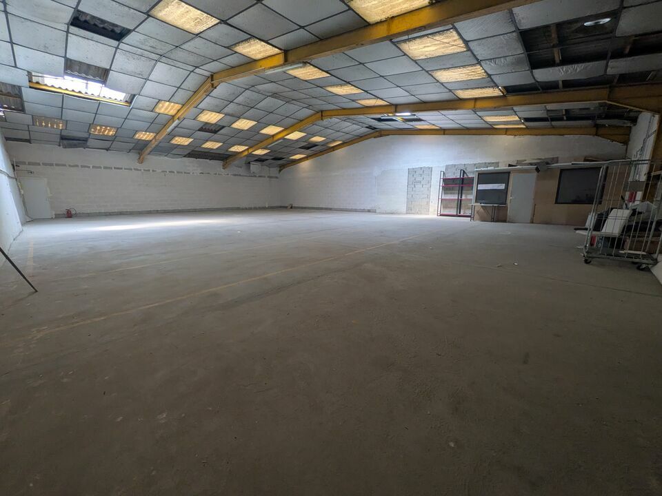 Local d'activité à louer au coeur d'une zone d'activité dynamique! 