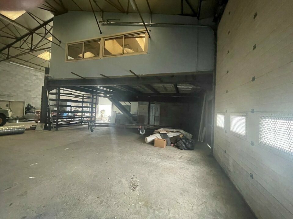 A louer Locaux d'activité 293m² Domarin