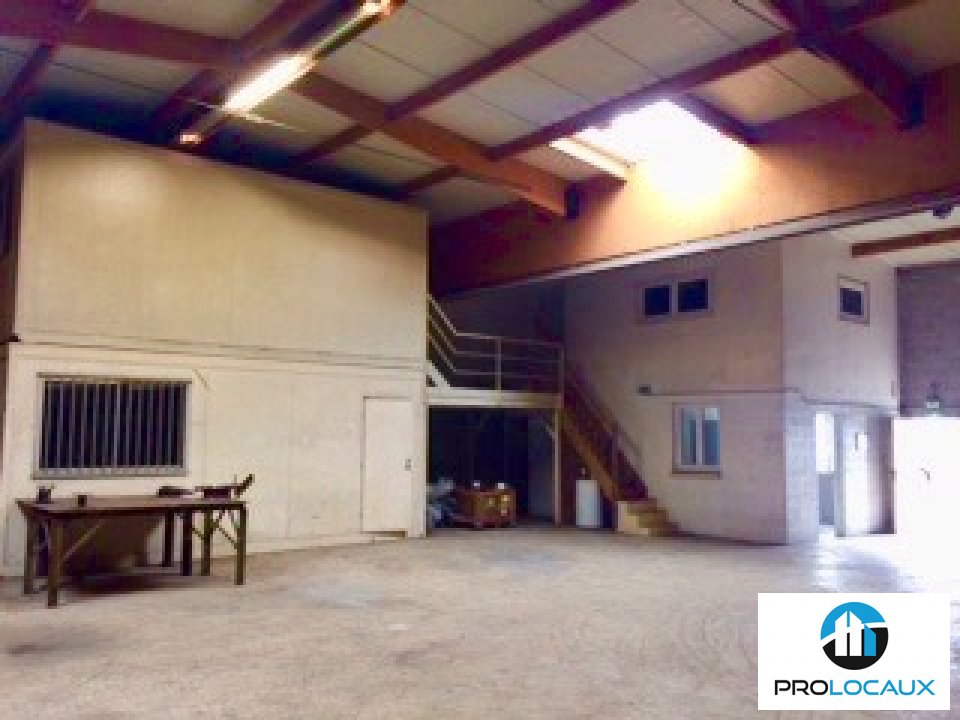 A louer Locaux d'activité 764m² Le Petit-Quevilly
