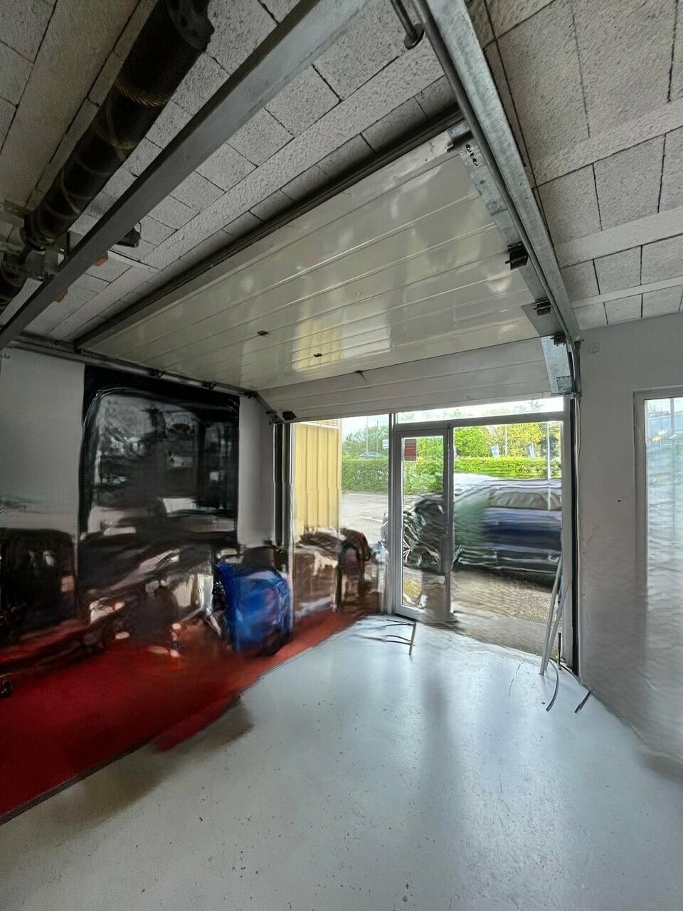 Local 100m2 et Bureaux 100 m² au R+1