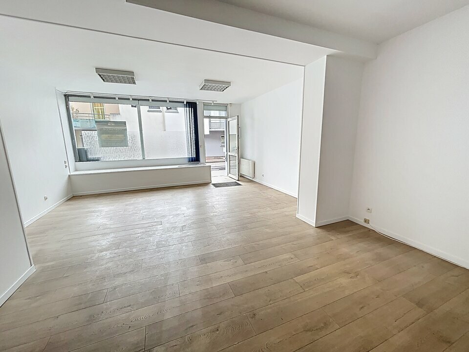 Local commercial à louer - 87.0 m2 - 76 - Seine-Maritime