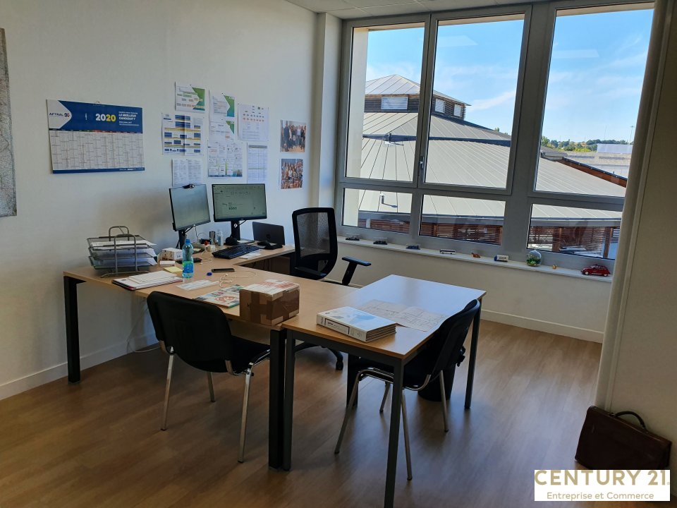 Agrandir la photo Bureaux à louer - 103.96 m2 - 72 - Sarthe