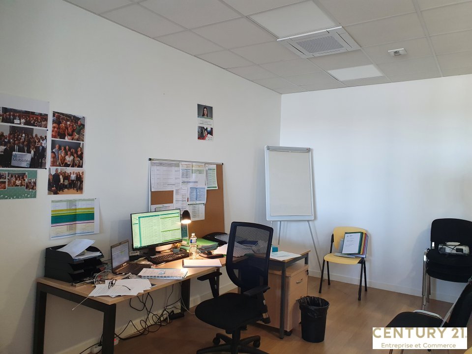 Agrandir la photo Bureaux à louer - 103.96 m2 - 72 - Sarthe