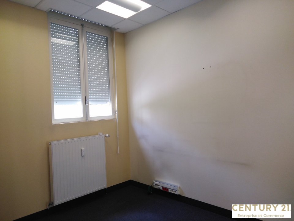 Agrandir la photo Local commercial à vendre - 120.0 m2 - 72 - Sarthe