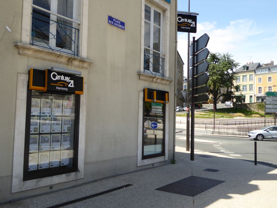 Agrandir la photo Local d'activité à vendre - 827.0 m2 - 72 - Sarthe