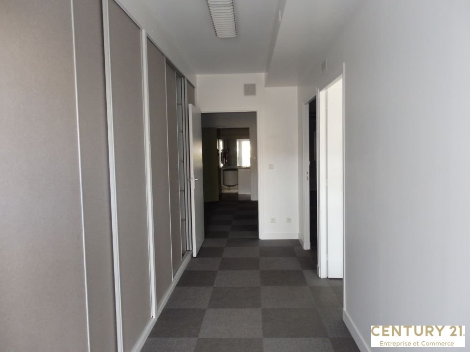 Agrandir la photo Bureaux à louer - 198.0 m2 - 72 - Sarthe