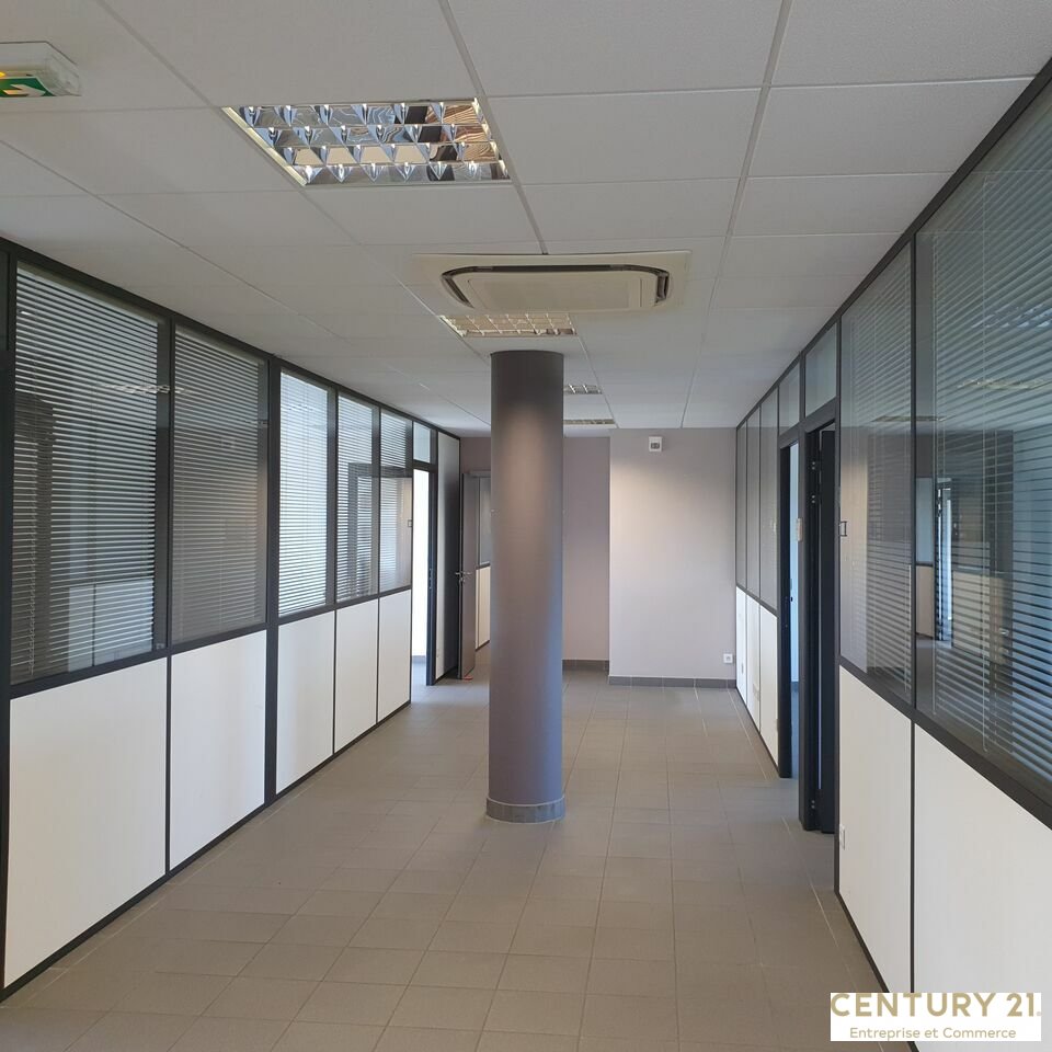Agrandir la photo Bureaux à louer - 2200.0 m2 - 72 - Sarthe