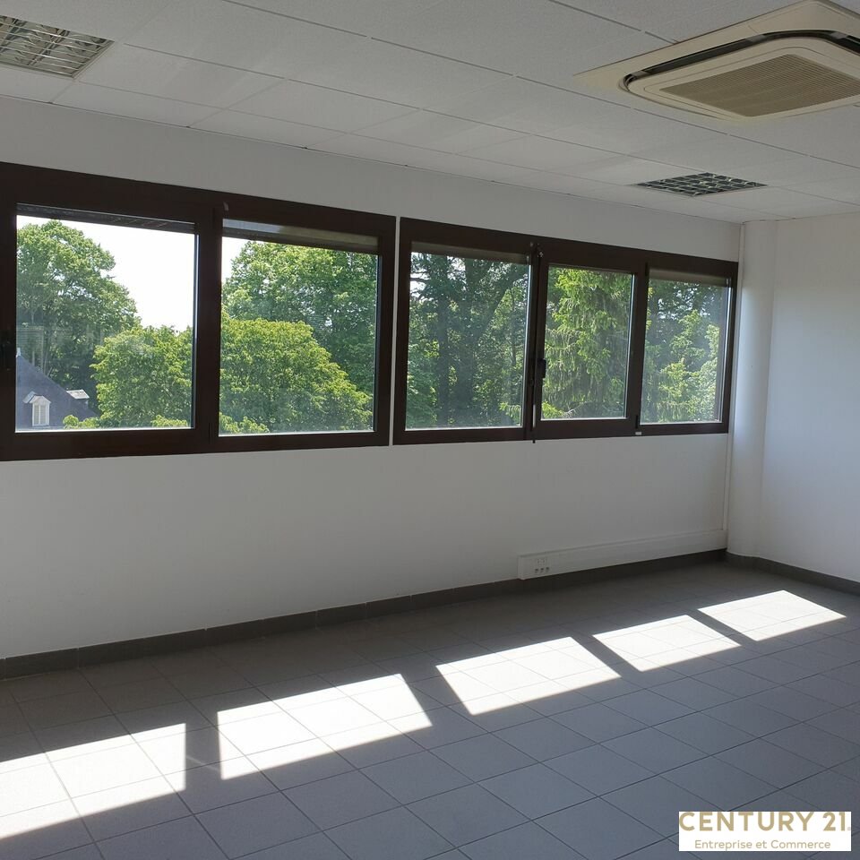Agrandir la photo Bureaux à louer - 2200.0 m2 - 72 - Sarthe