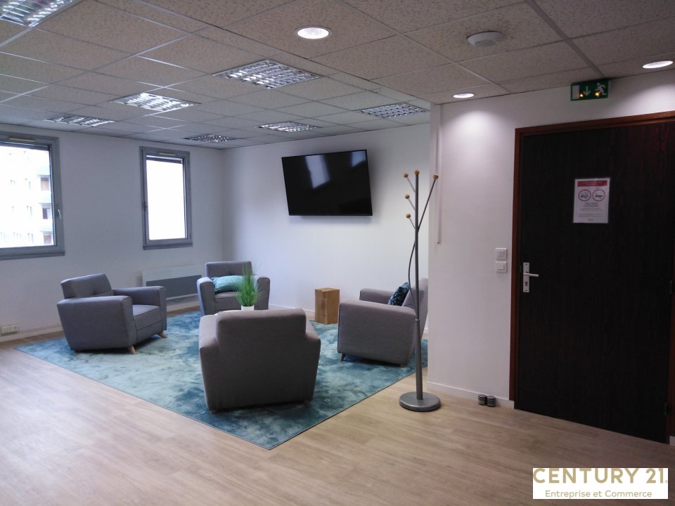 Agrandir la photo Bureaux à vendre - 252.0 m2 - 72 - Sarthe