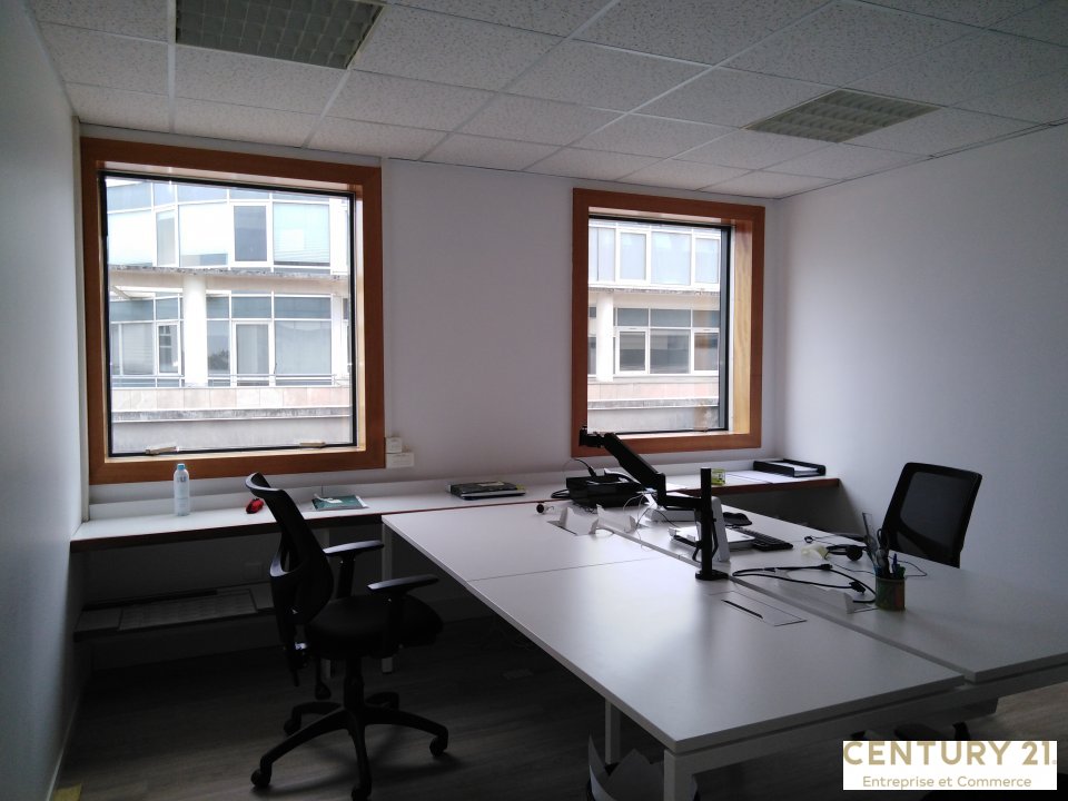 Agrandir la photo Bureaux à vendre - 252.0 m2 - 72 - Sarthe