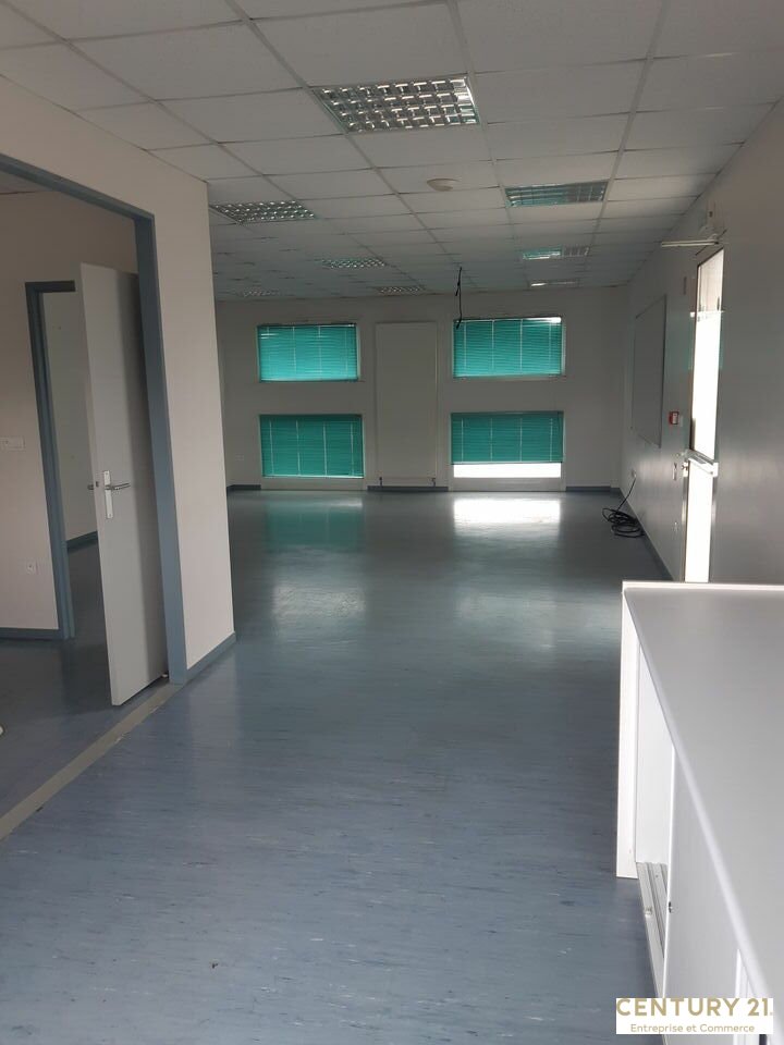 Agrandir la photo Bureaux à louer - 621.13 m2 - 72 - Sarthe