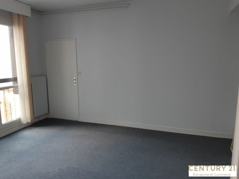 Agrandir la photo Bureaux à vendre - 357.0 m2 - 72 - Sarthe