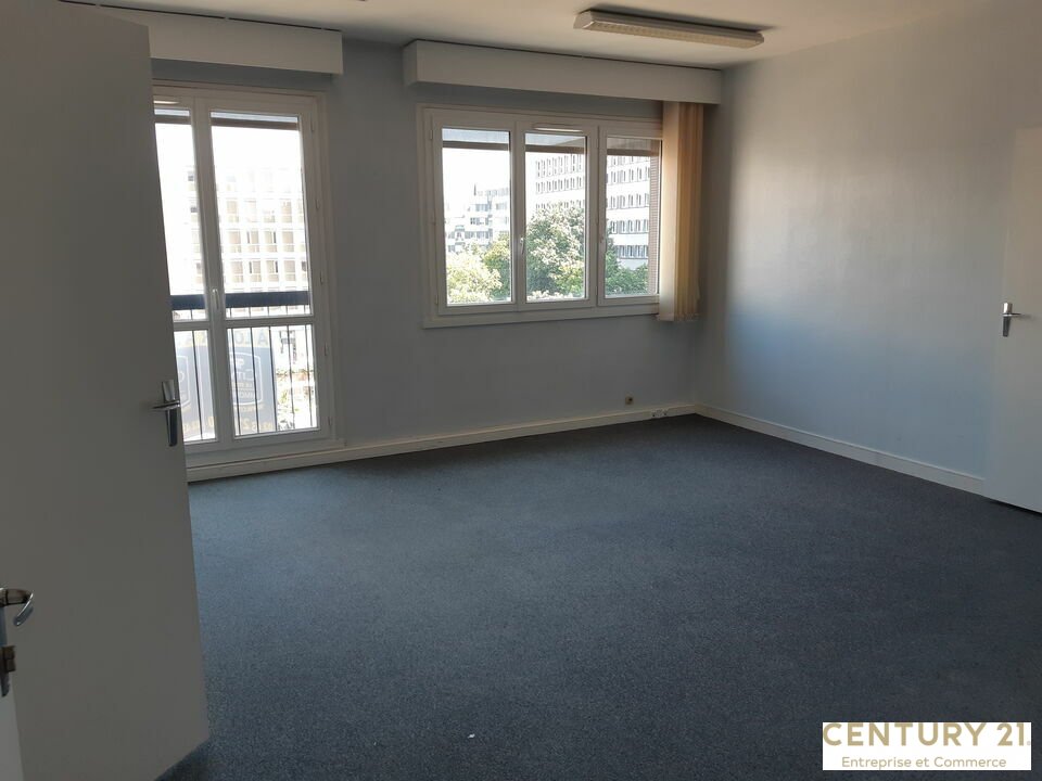 Agrandir la photo Bureaux à vendre - 357.0 m2 - 72 - Sarthe