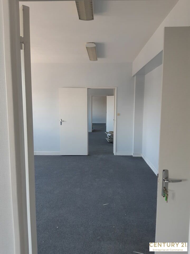 Agrandir la photo Bureaux à vendre - 357.0 m2 - 72 - Sarthe