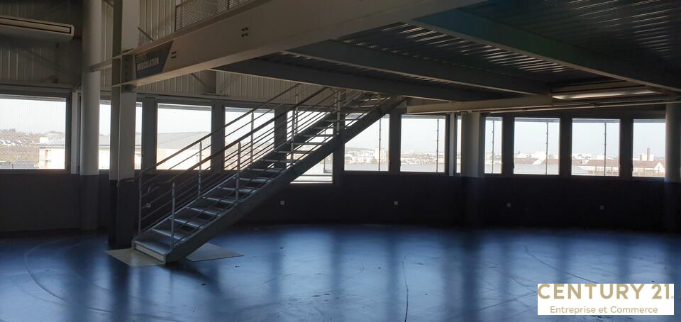 Agrandir la photo Bureaux à louer - 895.0 m2 - 72 - Sarthe