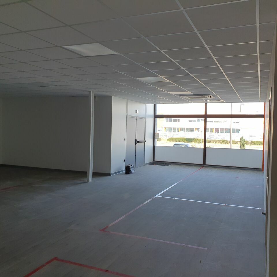Agrandir la photo Local commercial à louer - 120.0 m2 - 72 - Sarthe