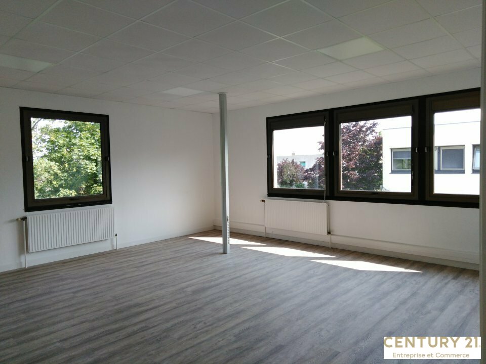 Agrandir la photo Bureaux à louer - 218.78 m2 - 72 - Sarthe