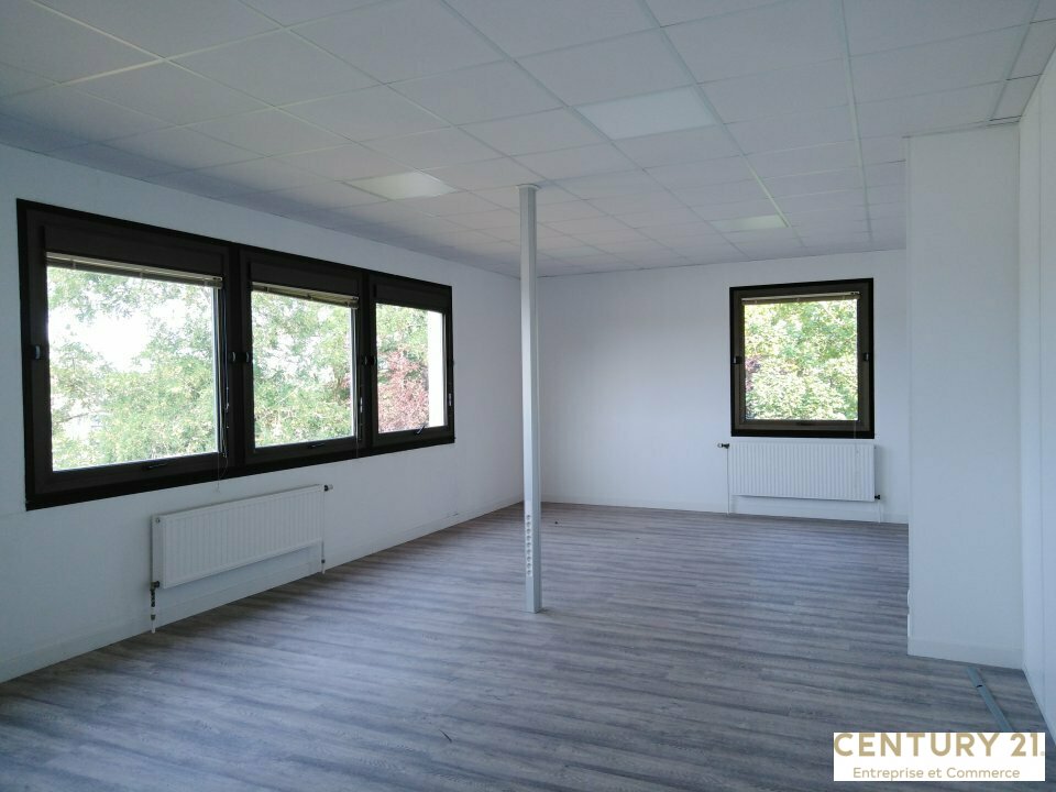 Agrandir la photo Bureaux à louer - 225.68 m2 - 72 - Sarthe
