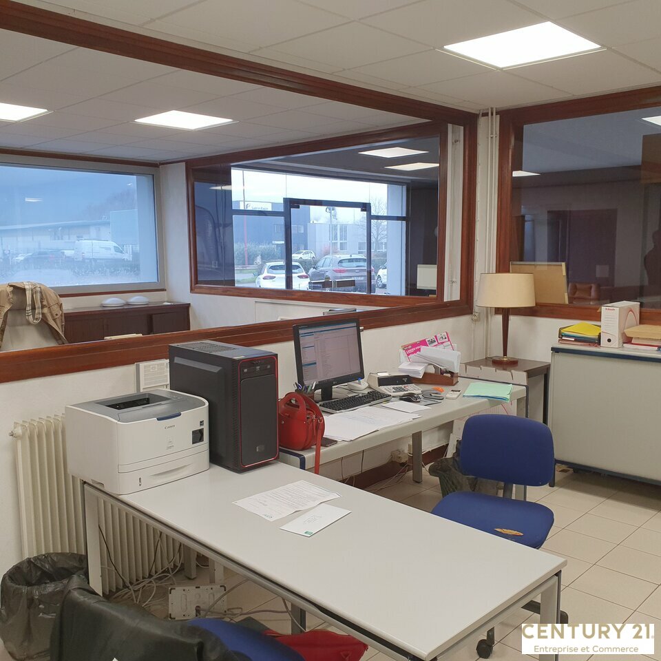 Agrandir la photo Local commercial à louer - 146.0 m2 - 72 - Sarthe
