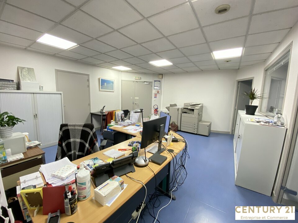 Agrandir la photo Bureaux à vendre - 270.0 m2 - 72 - Sarthe