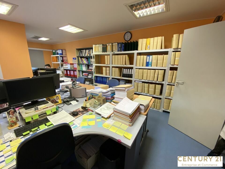 Agrandir la photo Bureaux à vendre - 270.0 m2 - 72 - Sarthe