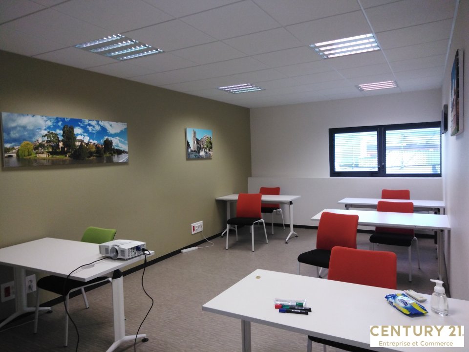 Agrandir la photo Bureaux à louer - 175.0 m2 - 72 - Sarthe