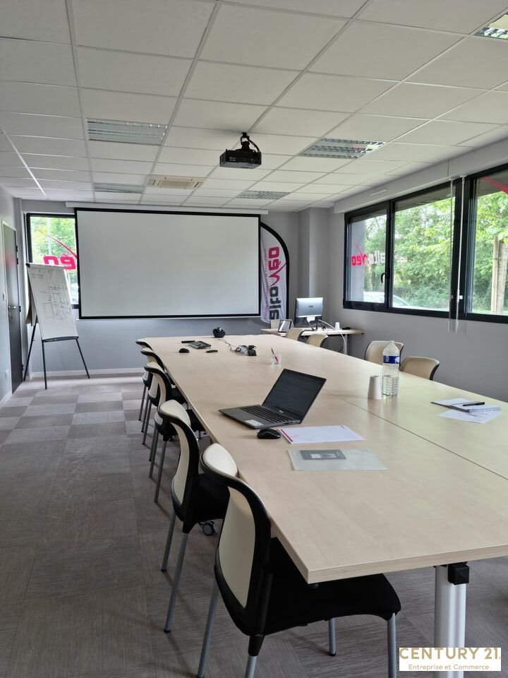 Agrandir la photo Bureaux à vendre - 413.4 m2 - 72 - Sarthe