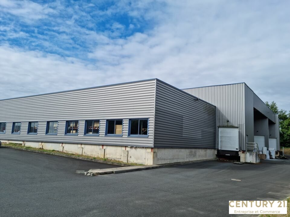 Agrandir la photo Entrepôt à louer - 2431.0 m2 - 72 - Sarthe