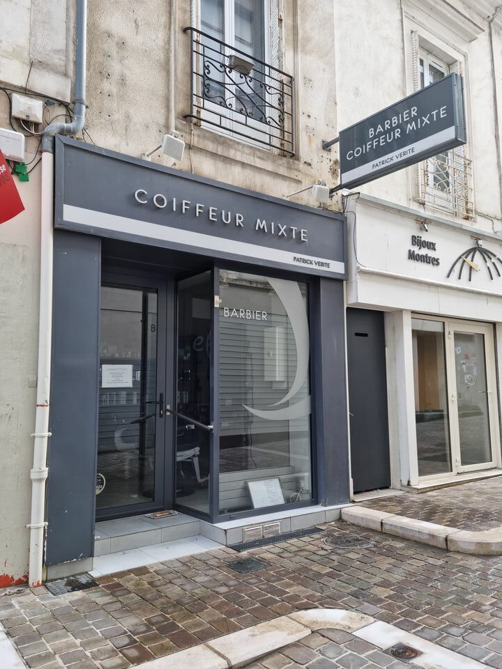 Agrandir la photo Salon de coiffure à vendre - 53.3 m2 - 72 - Sarthe