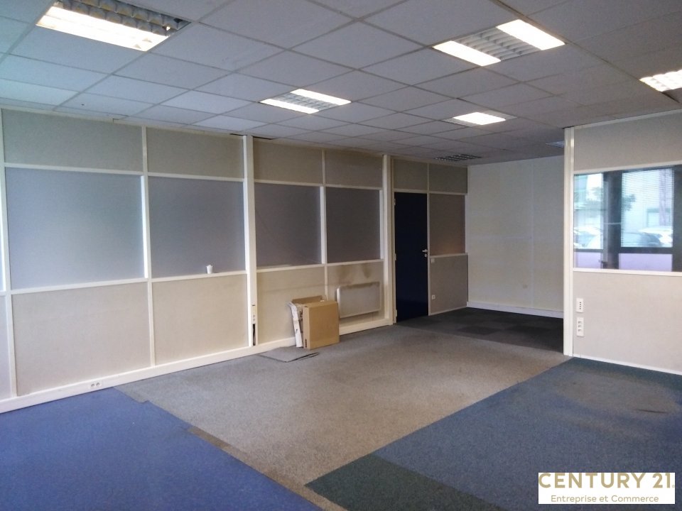 Agrandir la photo Bureaux à louer - 407.4 m2 - 72 - Sarthe