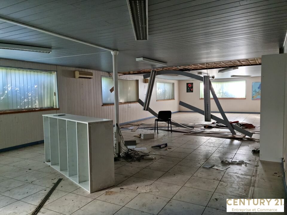 Agrandir la photo Local d'activité à vendre - 2713.0 m2 - 72 - Sarthe