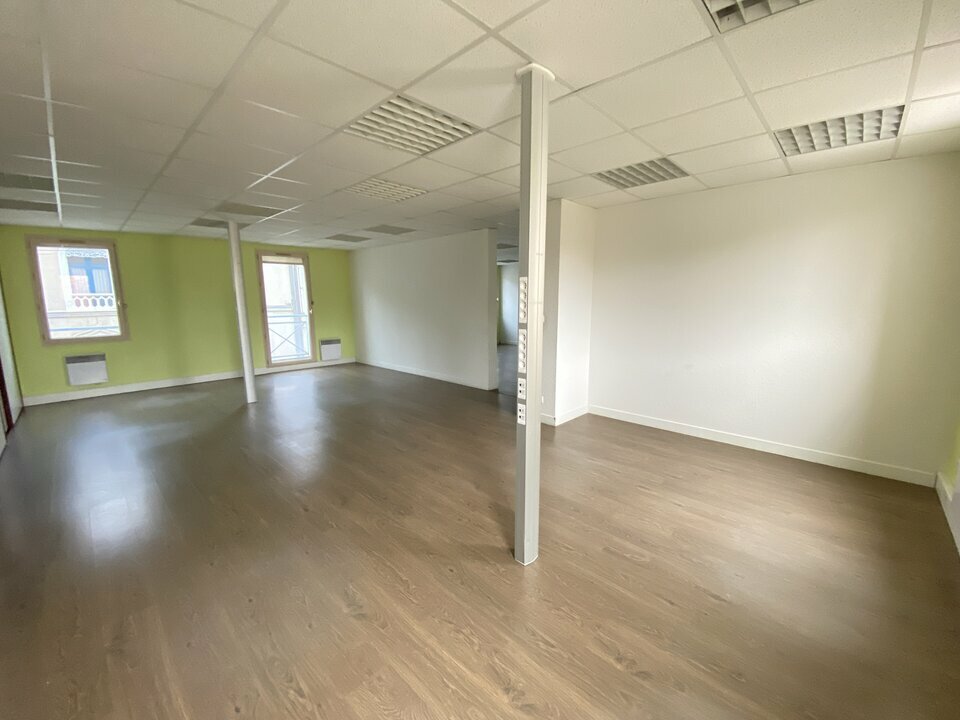 Agrandir la photo Bureaux à vendre - 249.54 m2 - 72 - Sarthe