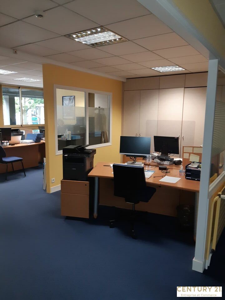 Agrandir la photo Bureaux à vendre - 467.0 m2 - 72 - Sarthe