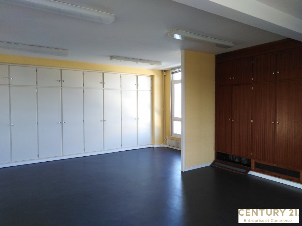Agrandir la photo Bureaux à louer - 328.0 m2 - 72 - Sarthe