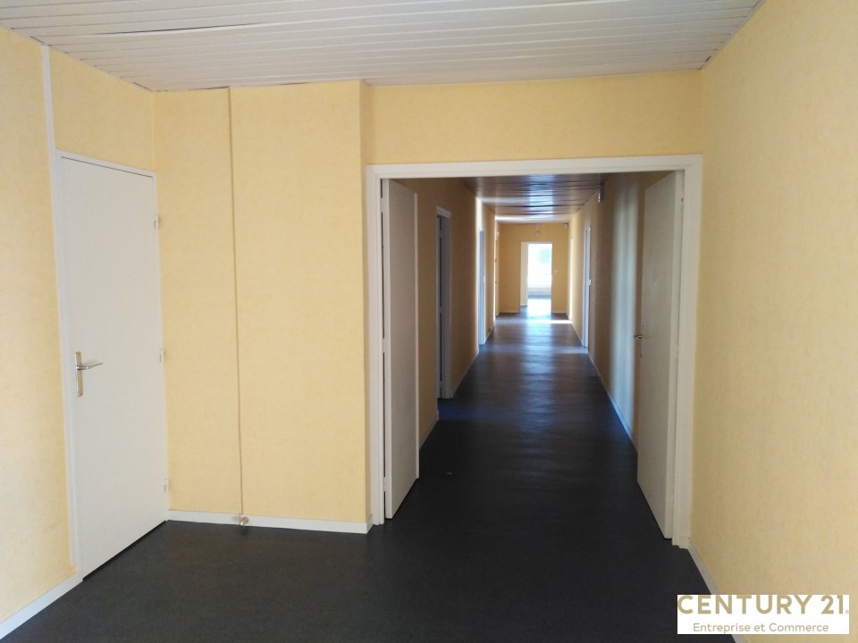 Agrandir la photo Bureaux à louer - 328.0 m2 - 72 - Sarthe
