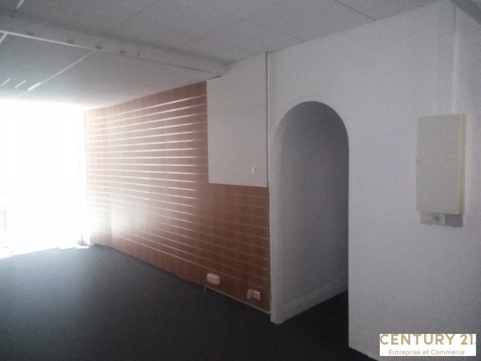 Agrandir la photo Local commercial à vendre - 30.0 m2 - 72 - Sarthe