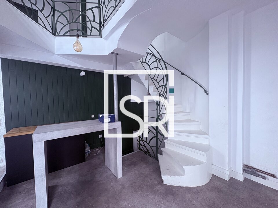 A louer Local commercial  69.9m² Clermont-Ferrand