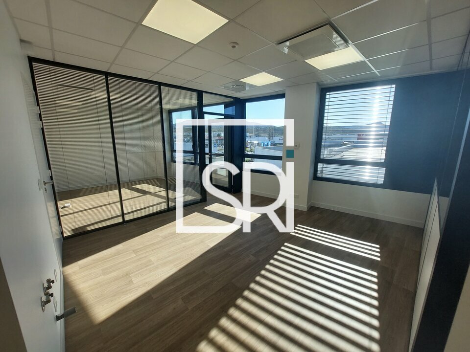 LOCATION BUREAUX 90 M2  QUARTIER LA PARDIEU - 63170 AUBIERE 