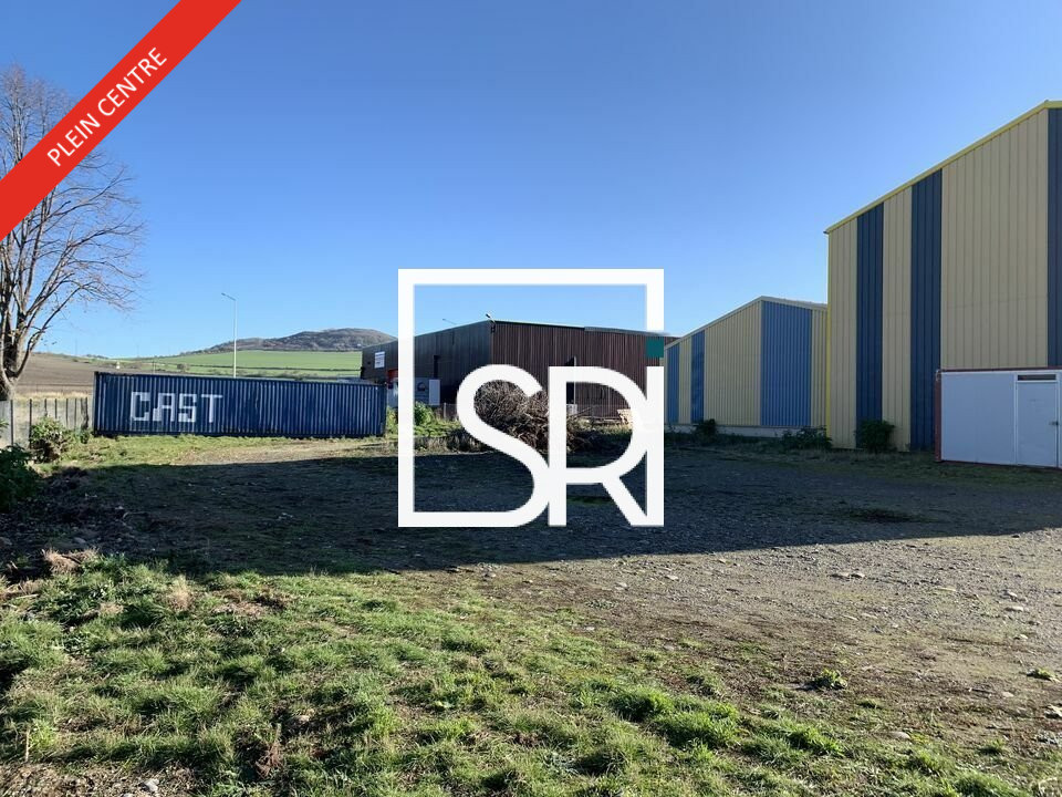 A vendre Entrepôt 825m² Cournon-d'Auvergne