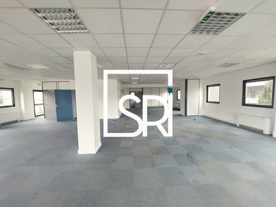 LOCATION BUREAUX 1 254 m2 - COURNON D'AUVERGNE (63800 )