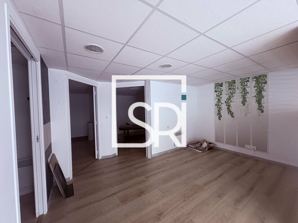 LOCATION BUREAUX AVEC VITRINE - HYPER-CENTRE - 63100 CLERMONT-FERRAND 