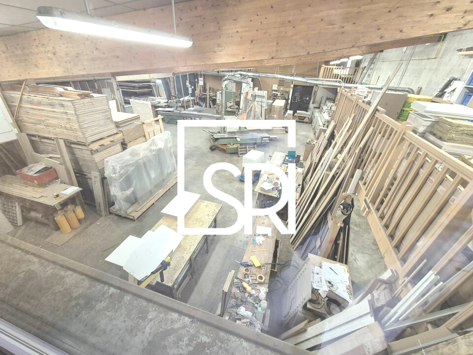 A vendre Entrepôt 576m² Châteaugay